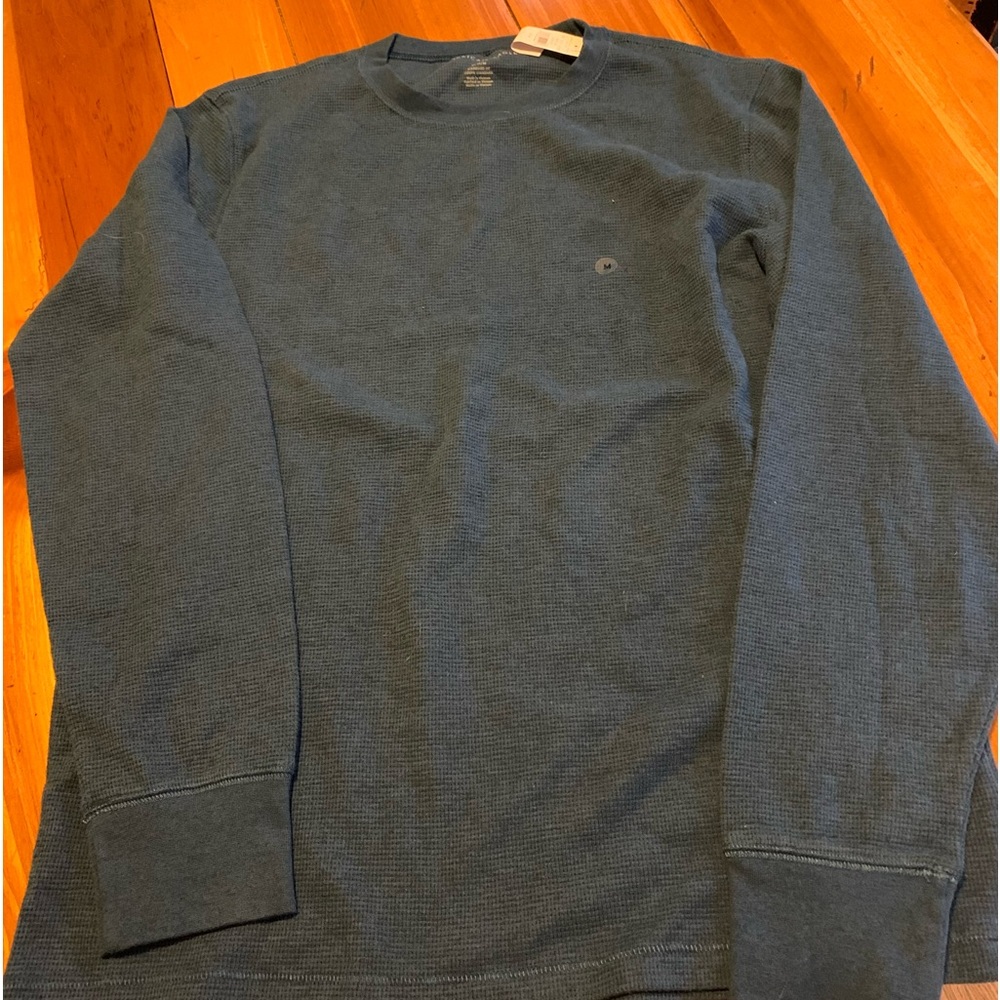 American Eagle waffle pullover shirt.  Medium